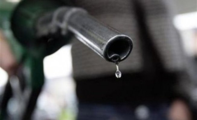 20 de companii de pe piaţa petrolieră, obligate să constituie stocuri
